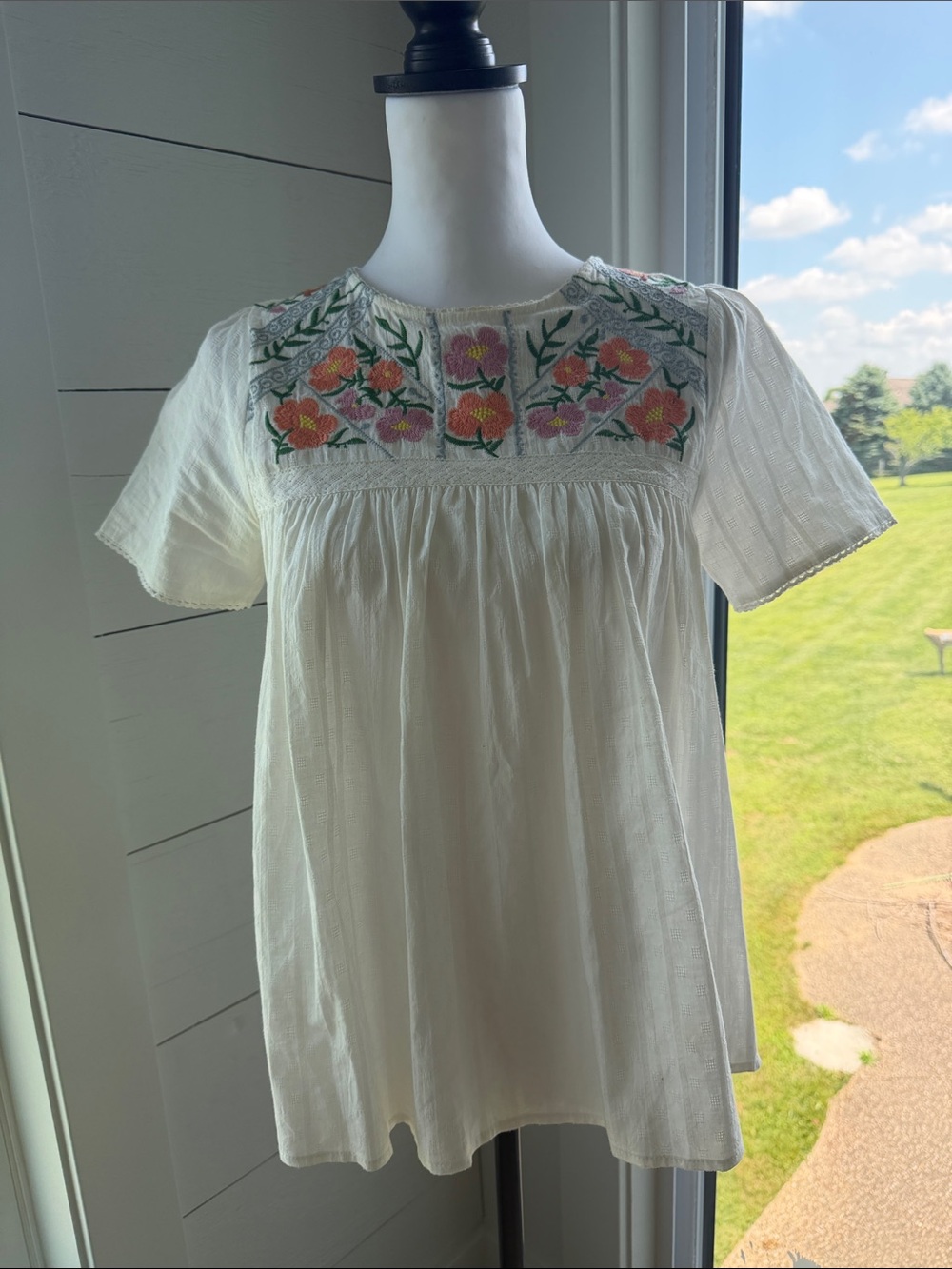 Cream Short-Sleeve Embroidered Women's Peasant Blouse